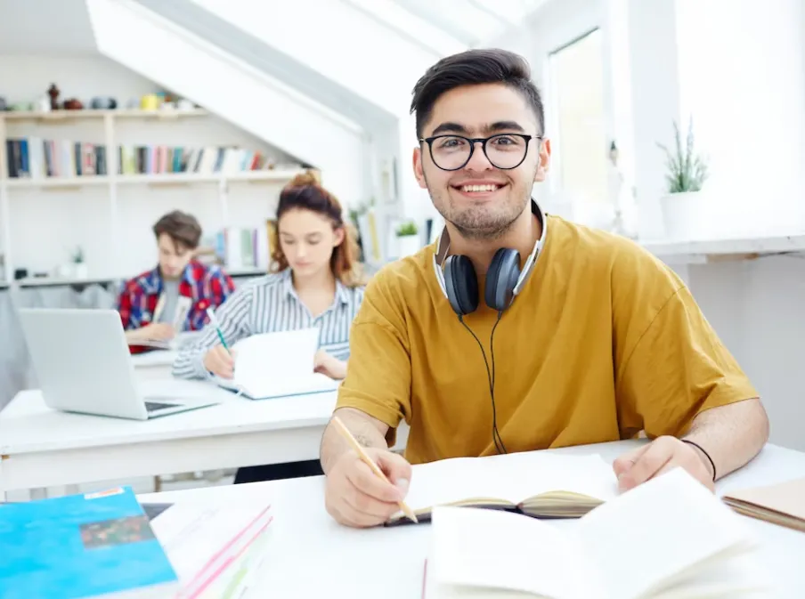 أقسام اختبار CAE في اللغة الإنجليزية أقسام اختبار CAE في اللغة الإنجليزية