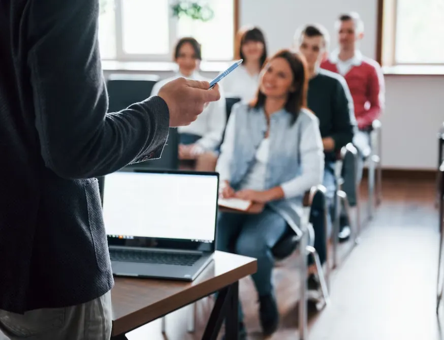 ما هو التعليم الهجين؟ ما هو التعليم الهجين؟